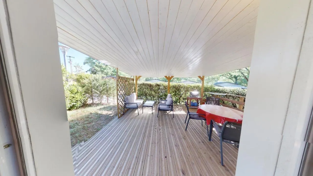 Campsite Chalet Des Lucioles Montreal  France